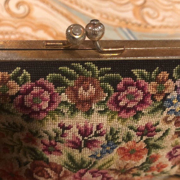 Beautifully hand made tapestry bag - Picture 3 of 8